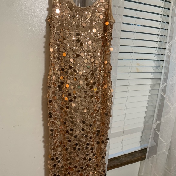 Dress - Picture 4 of 4